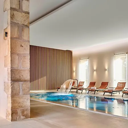 Chateau Saint-jean, Relais & Chateaux 5* Montlucon